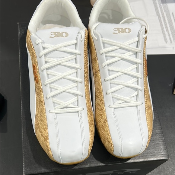 310 Motoring White and Gold Men's Shoes - Picture 6 of 8